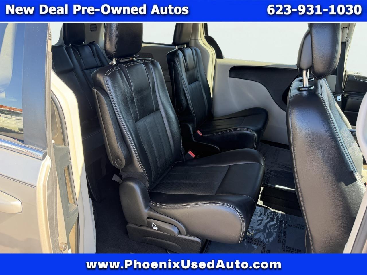 Chrysler Town & Country Touring 2012