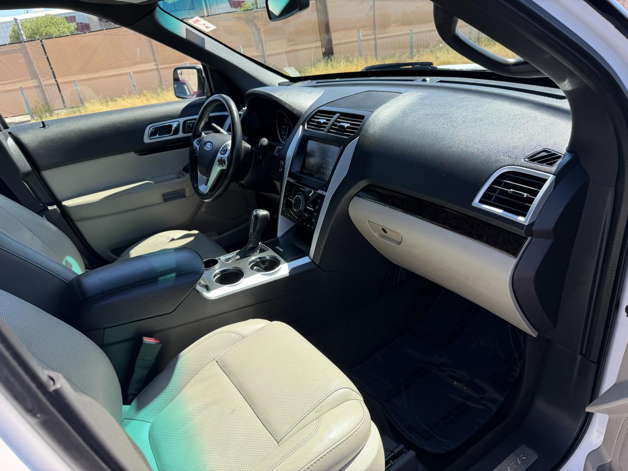 Ford Explorer Limited FWD 2012