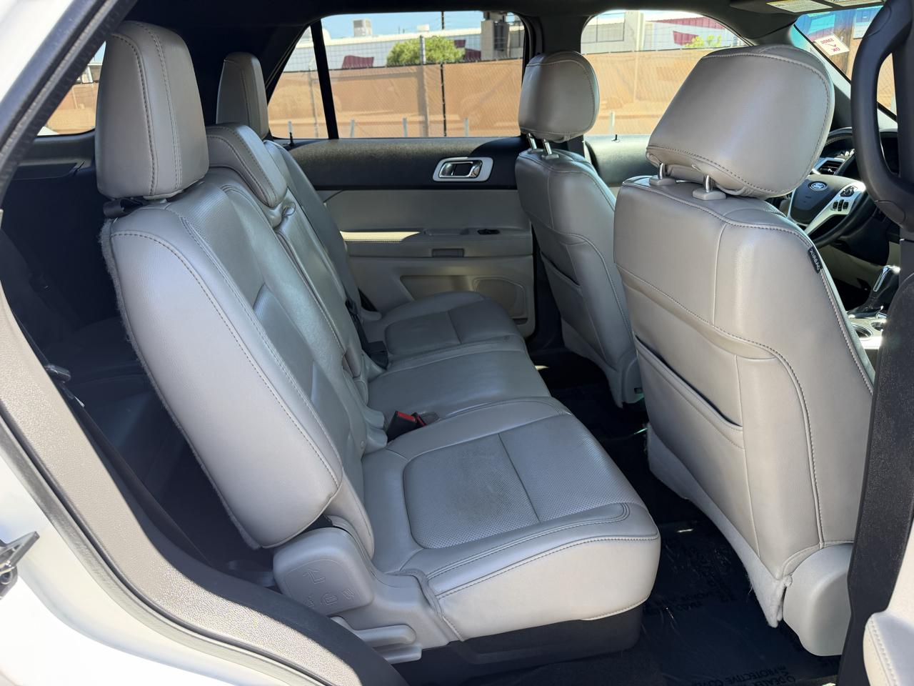 Ford Explorer Limited FWD 2012