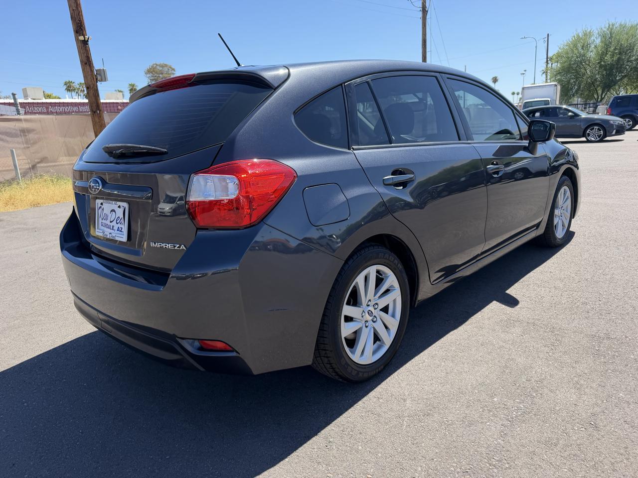 Subaru Impreza 2.0i Premium PZEV 5-Door 2016