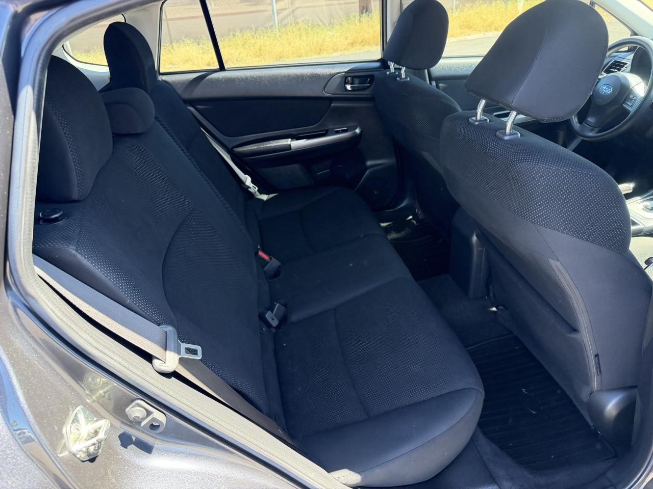 Subaru Impreza 2.0i Premium PZEV 5-Door 2016