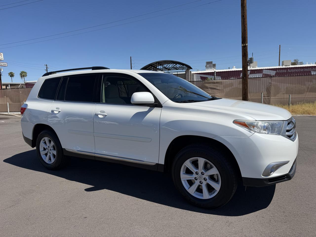 Toyota Highlander Base 2WD V6 2013