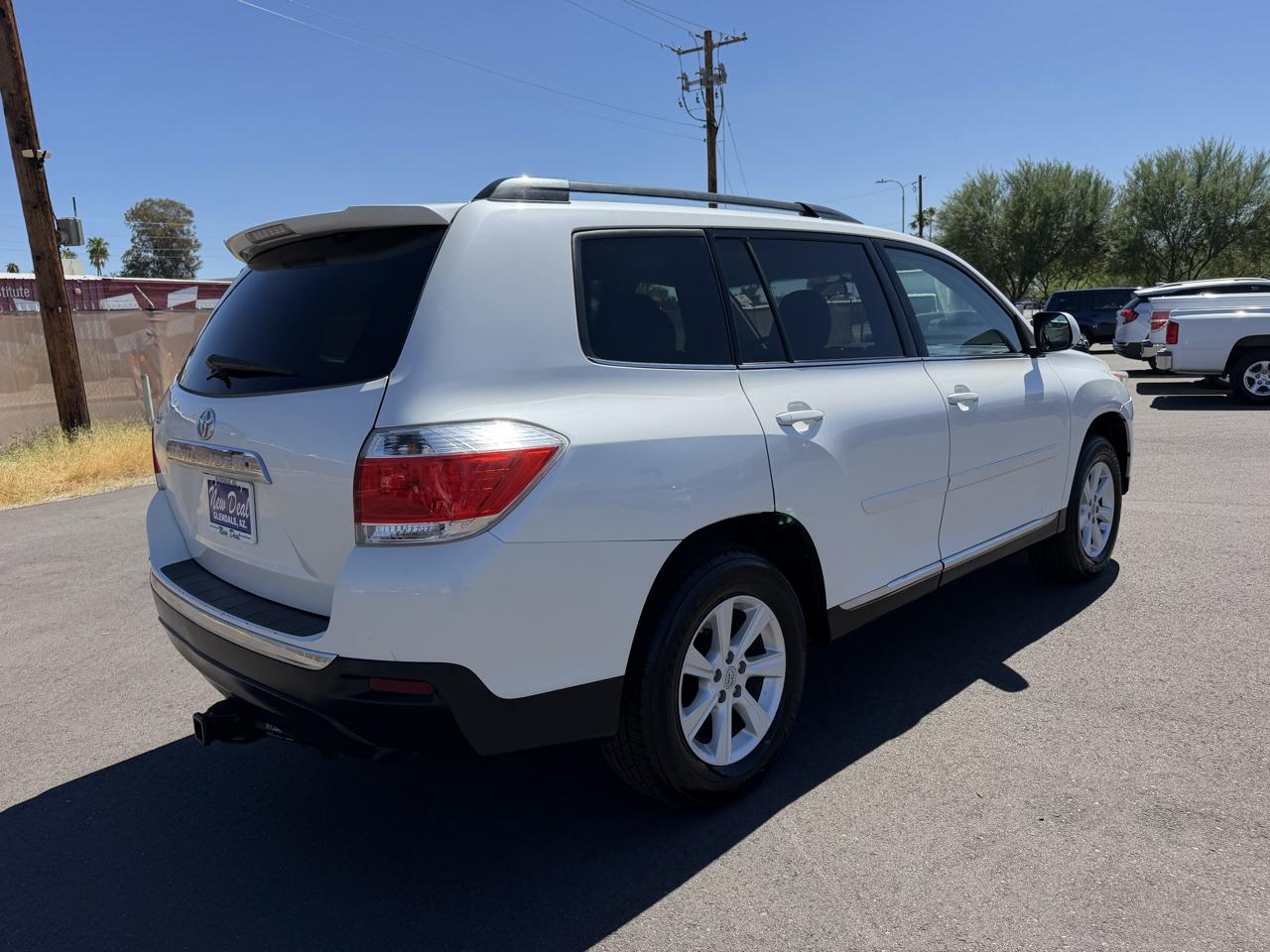 Toyota Highlander Base 2WD V6 2013