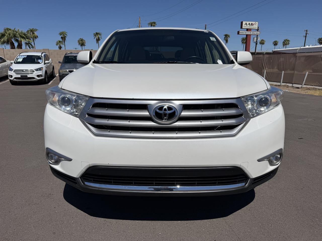 Toyota Highlander Base 2WD V6 2013