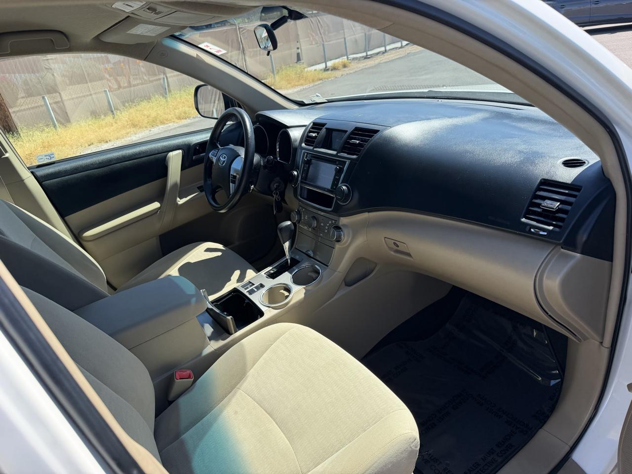 Toyota Highlander Base 2WD V6 2013
