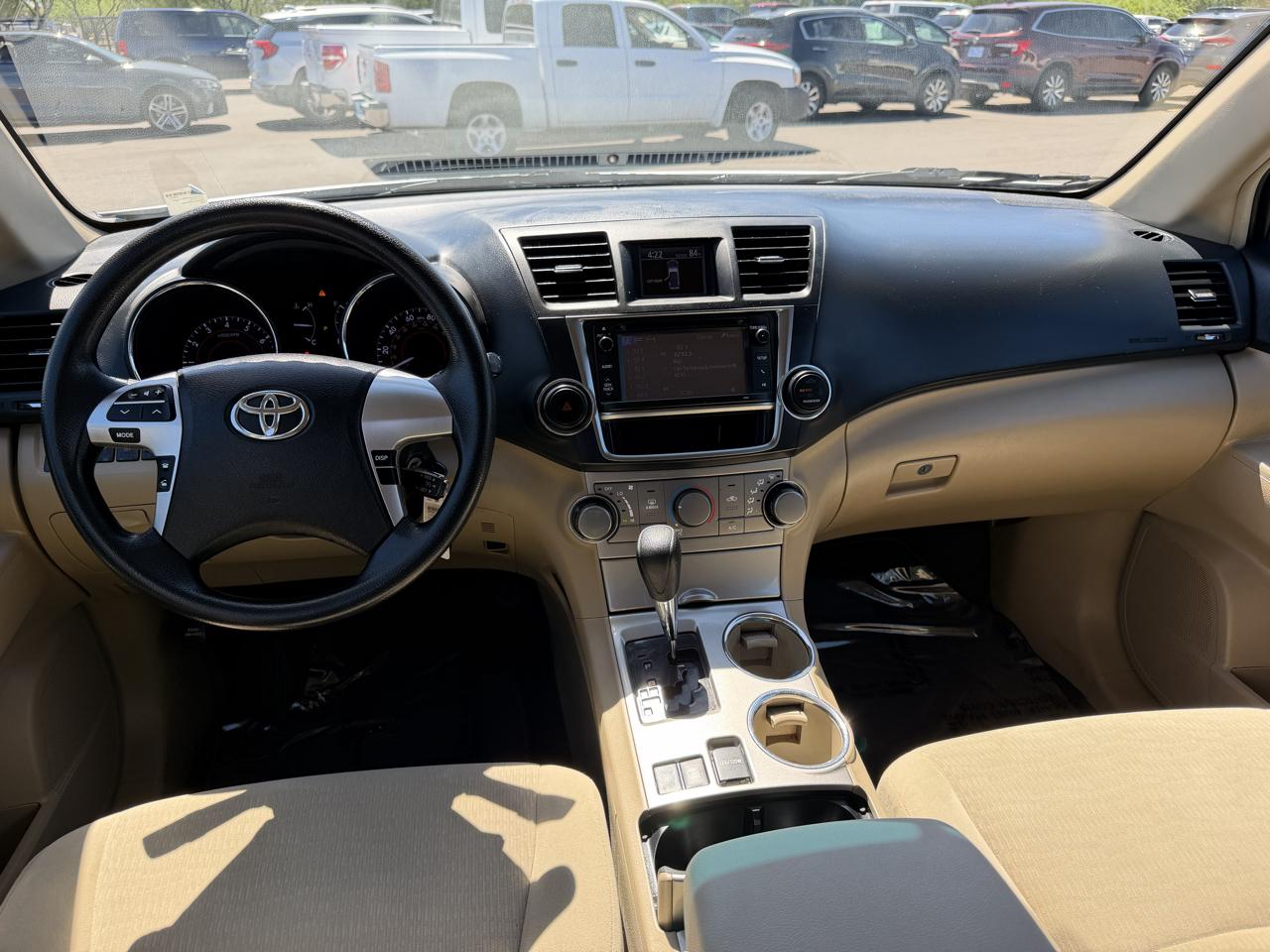 Toyota Highlander Base 2WD V6 2013