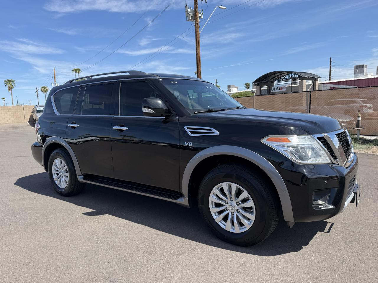 Nissan Armada Platinum AWD 2017