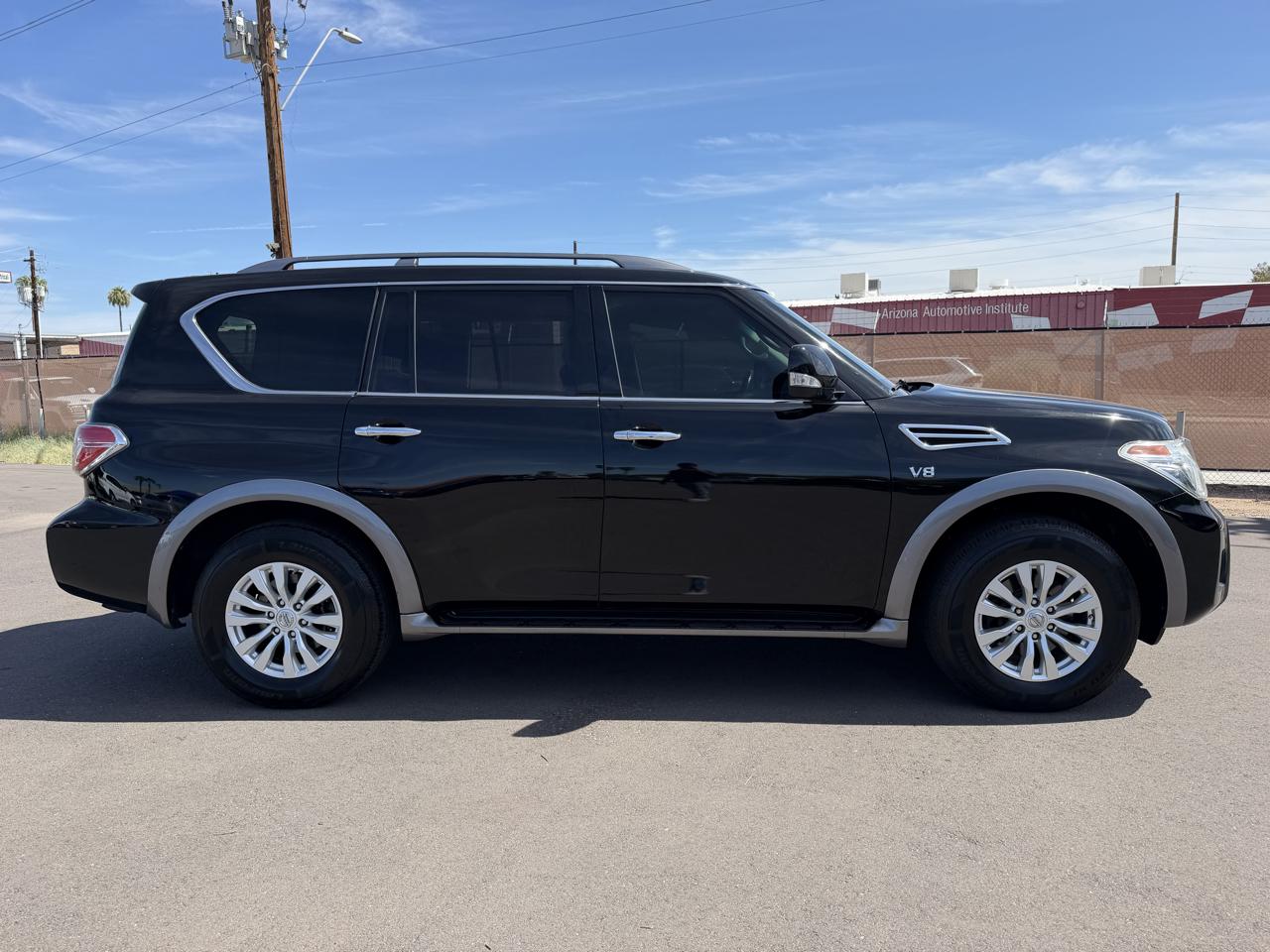 Nissan Armada Platinum AWD 2017