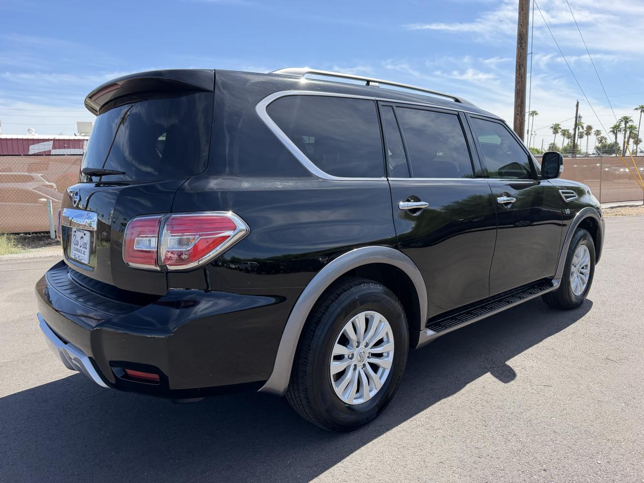 Nissan Armada Platinum AWD 2017