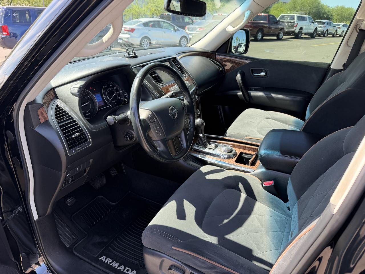 Nissan Armada Platinum AWD 2017