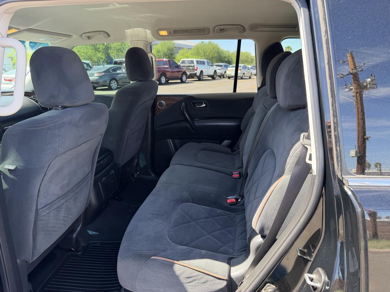 Nissan Armada Platinum AWD 2017