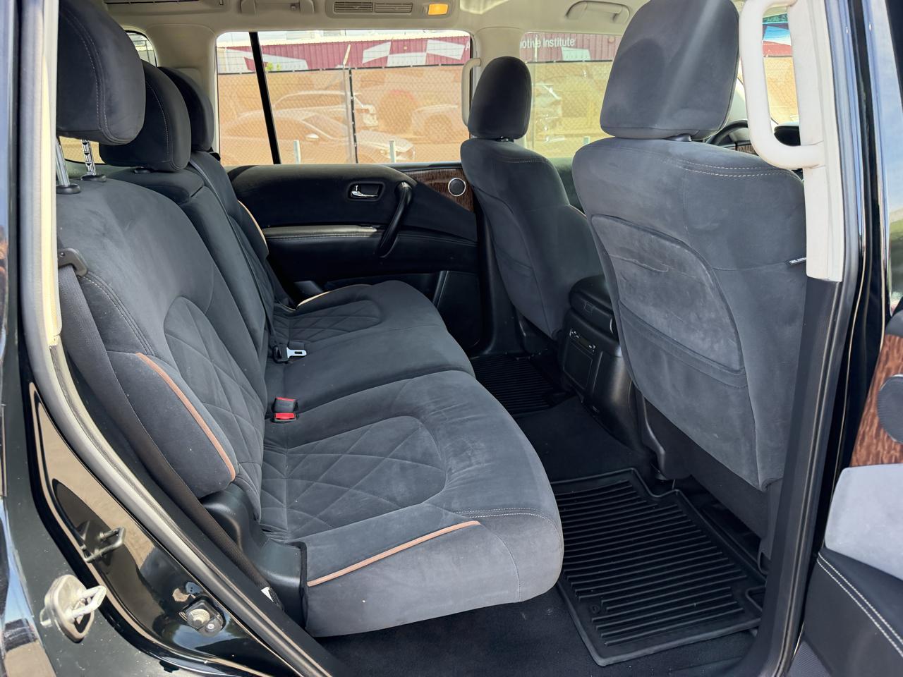 Nissan Armada Platinum AWD 2017