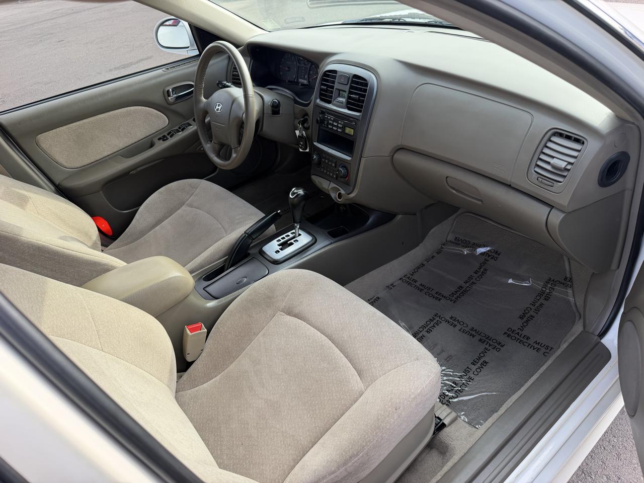 Hyundai Sonata Base 2004