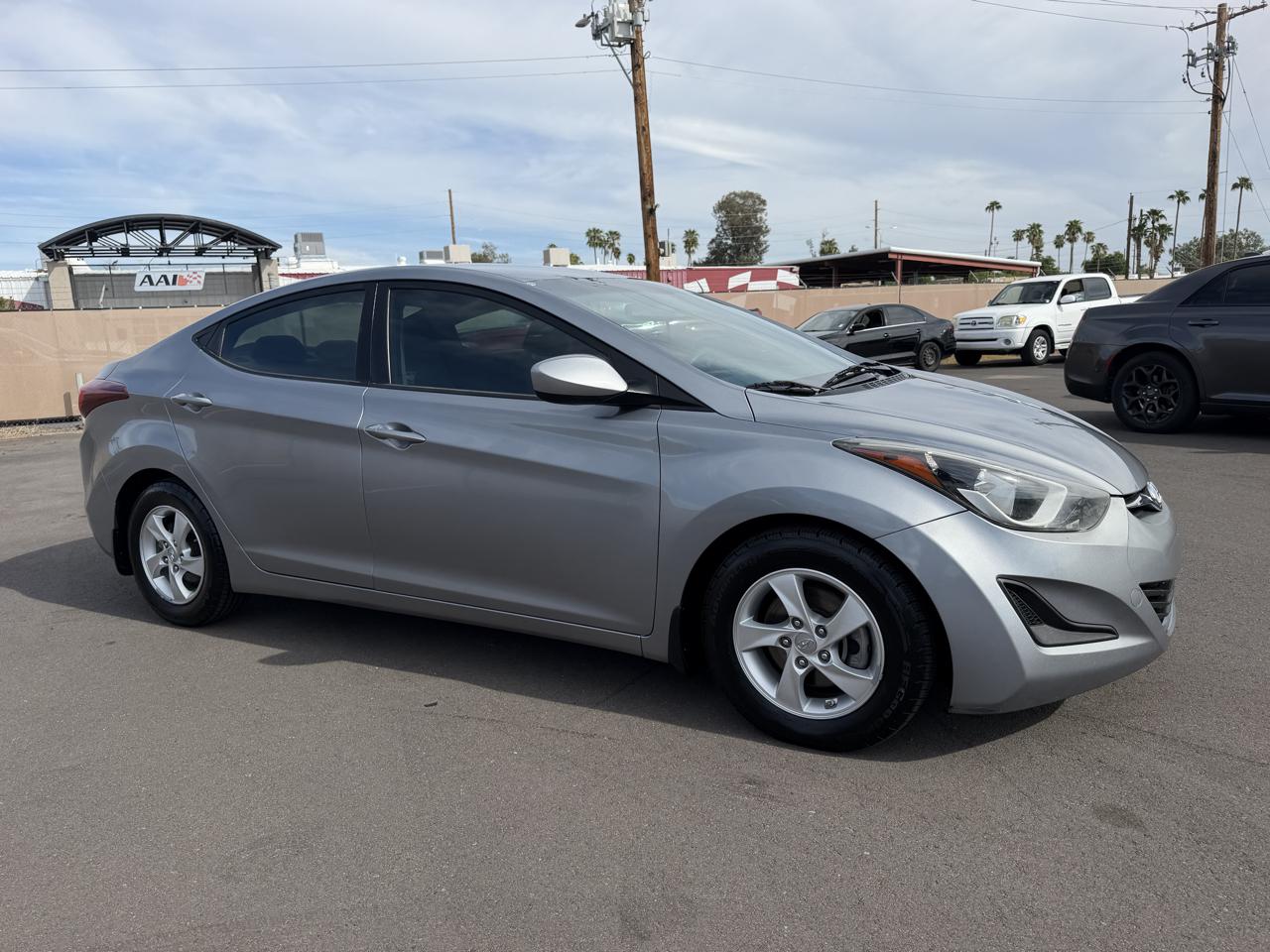Hyundai Elantra SE 6AT 2015