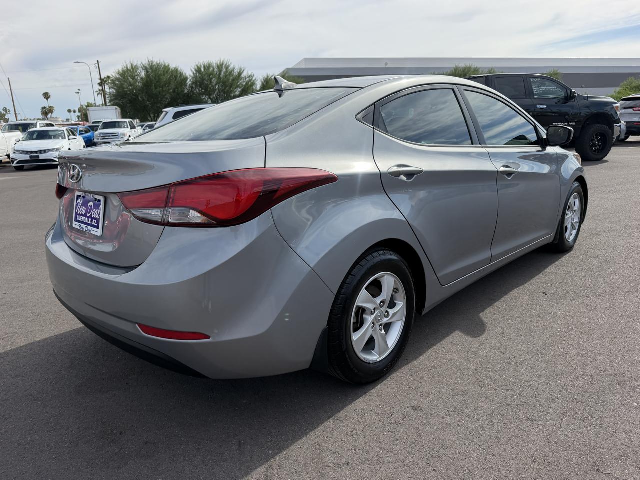 Hyundai Elantra SE 6AT 2015