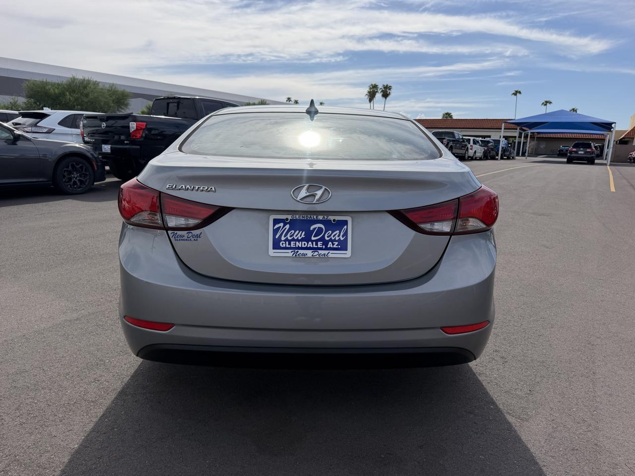 Hyundai Elantra SE 6AT 2015