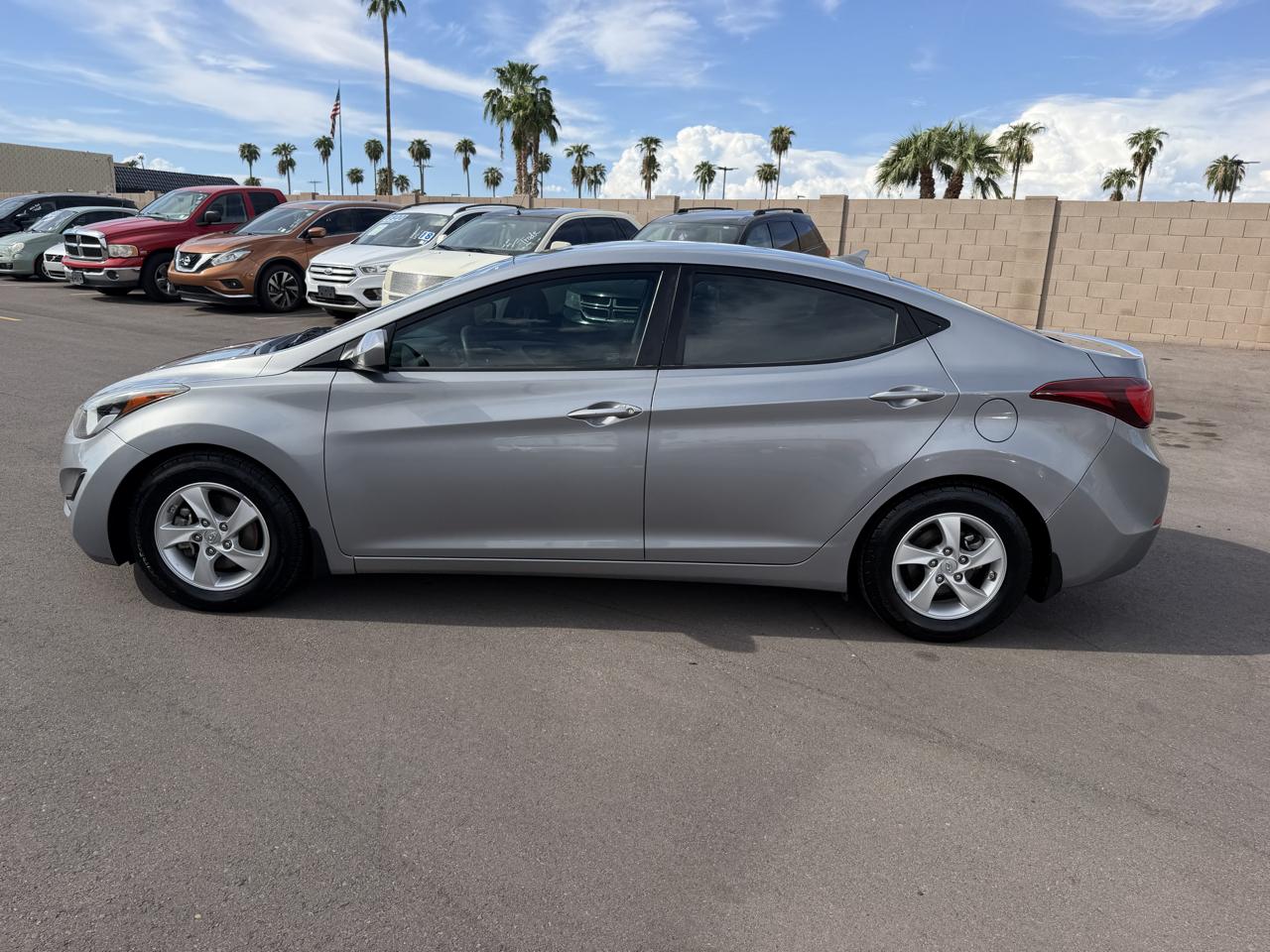 Hyundai Elantra SE 6AT 2015