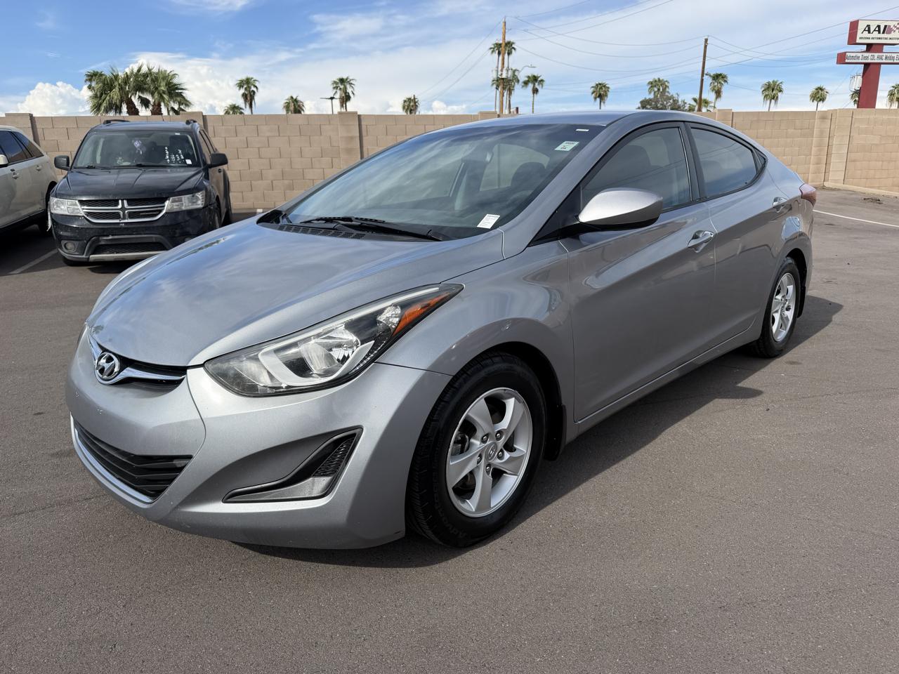 Hyundai Elantra SE 6AT 2015