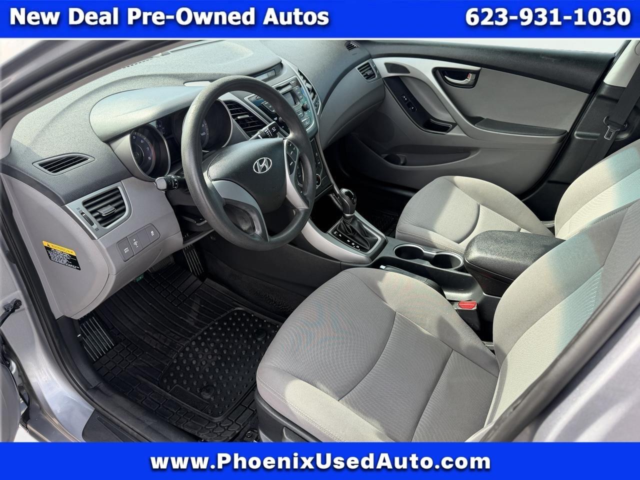 Hyundai Elantra SE 6AT 2015