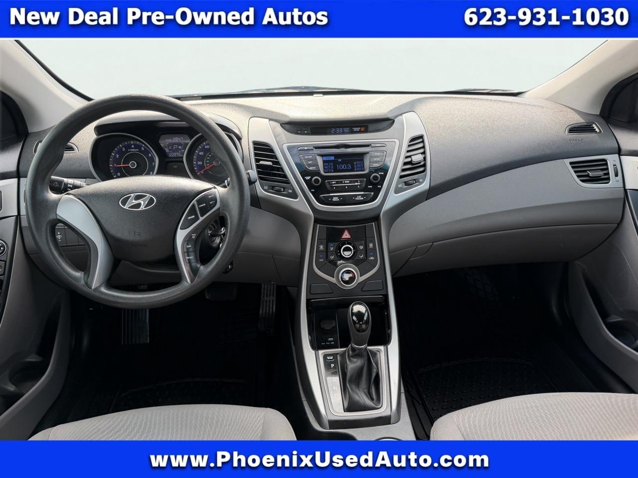 Hyundai Elantra SE 6AT 2015