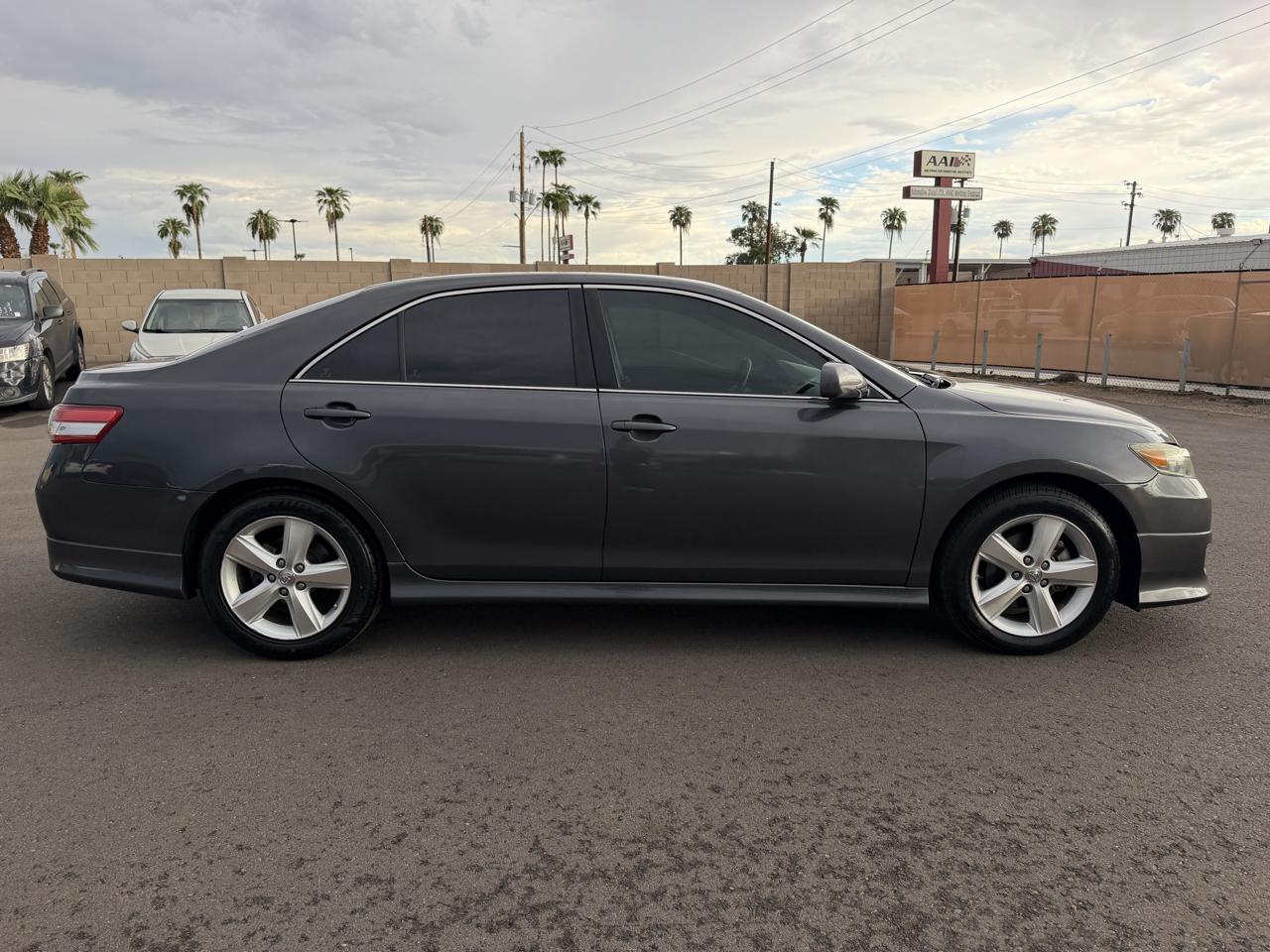 Toyota Camry Base 6-Spd AT 2011