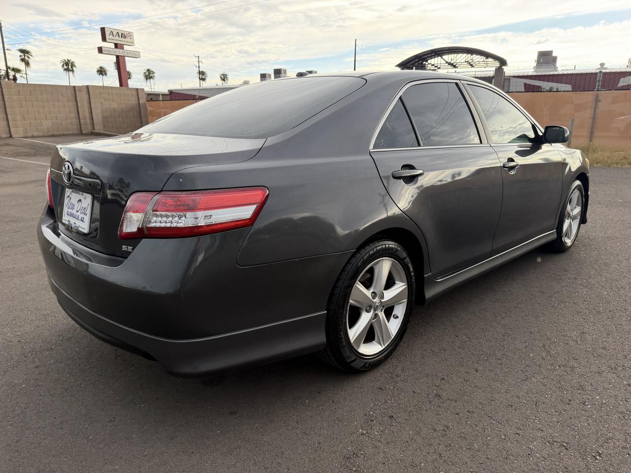 Toyota Camry Base 6-Spd AT 2011