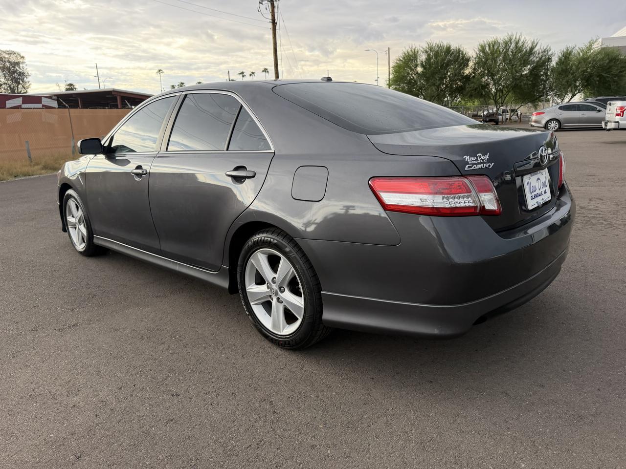 Toyota Camry Base 6-Spd AT 2011