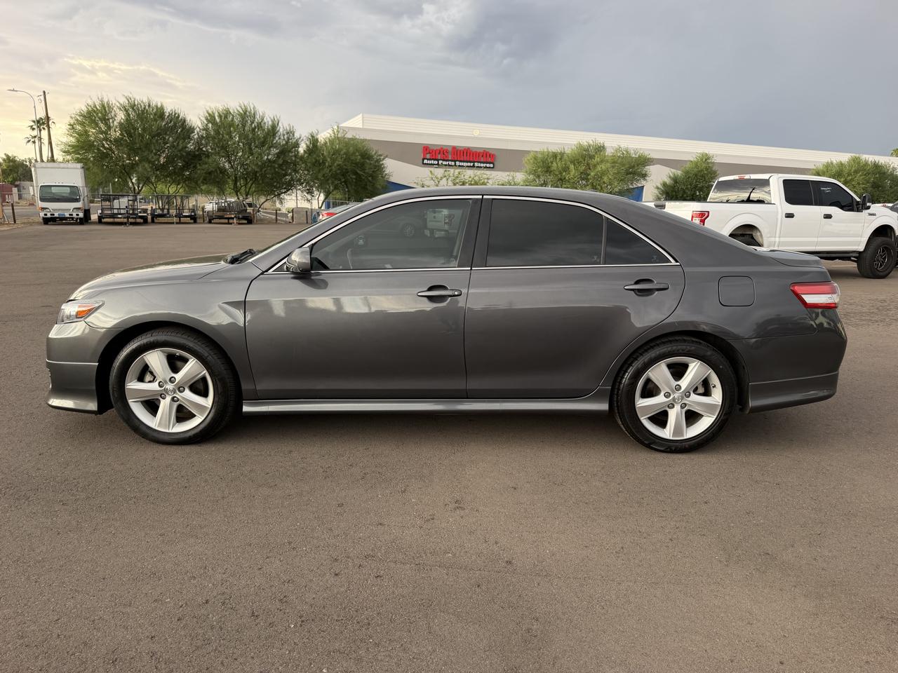 Toyota Camry Base 6-Spd AT 2011