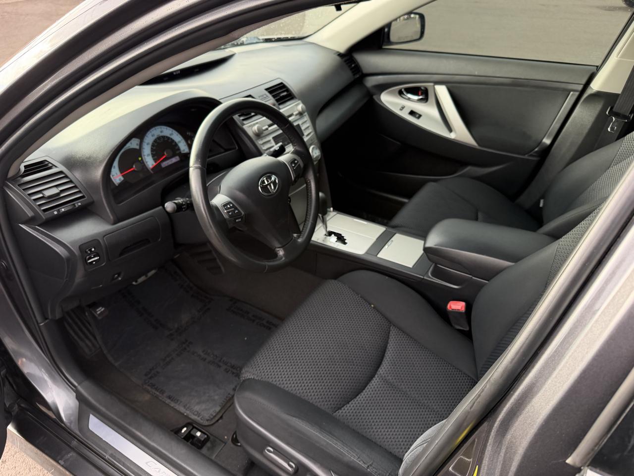 Toyota Camry Base 6-Spd AT 2011