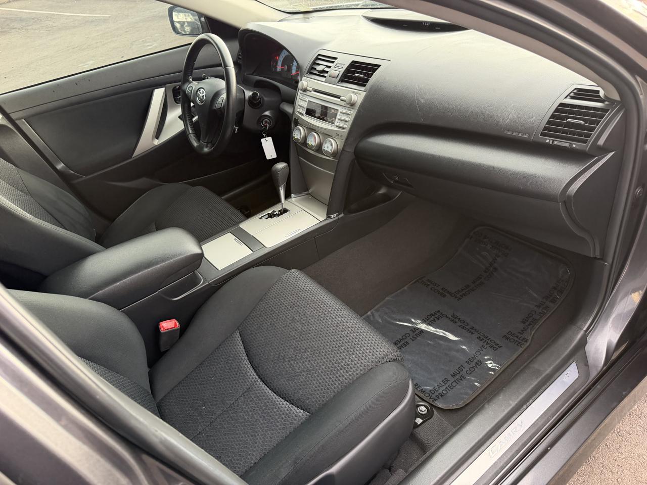 Toyota Camry Base 6-Spd AT 2011