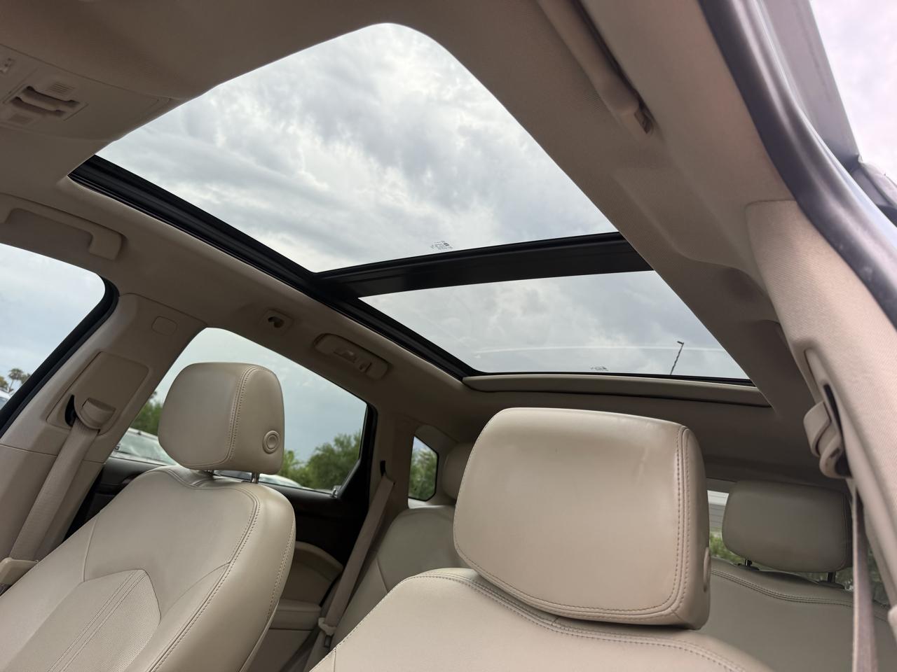 Cadillac SRX Luxury Collection 2011
