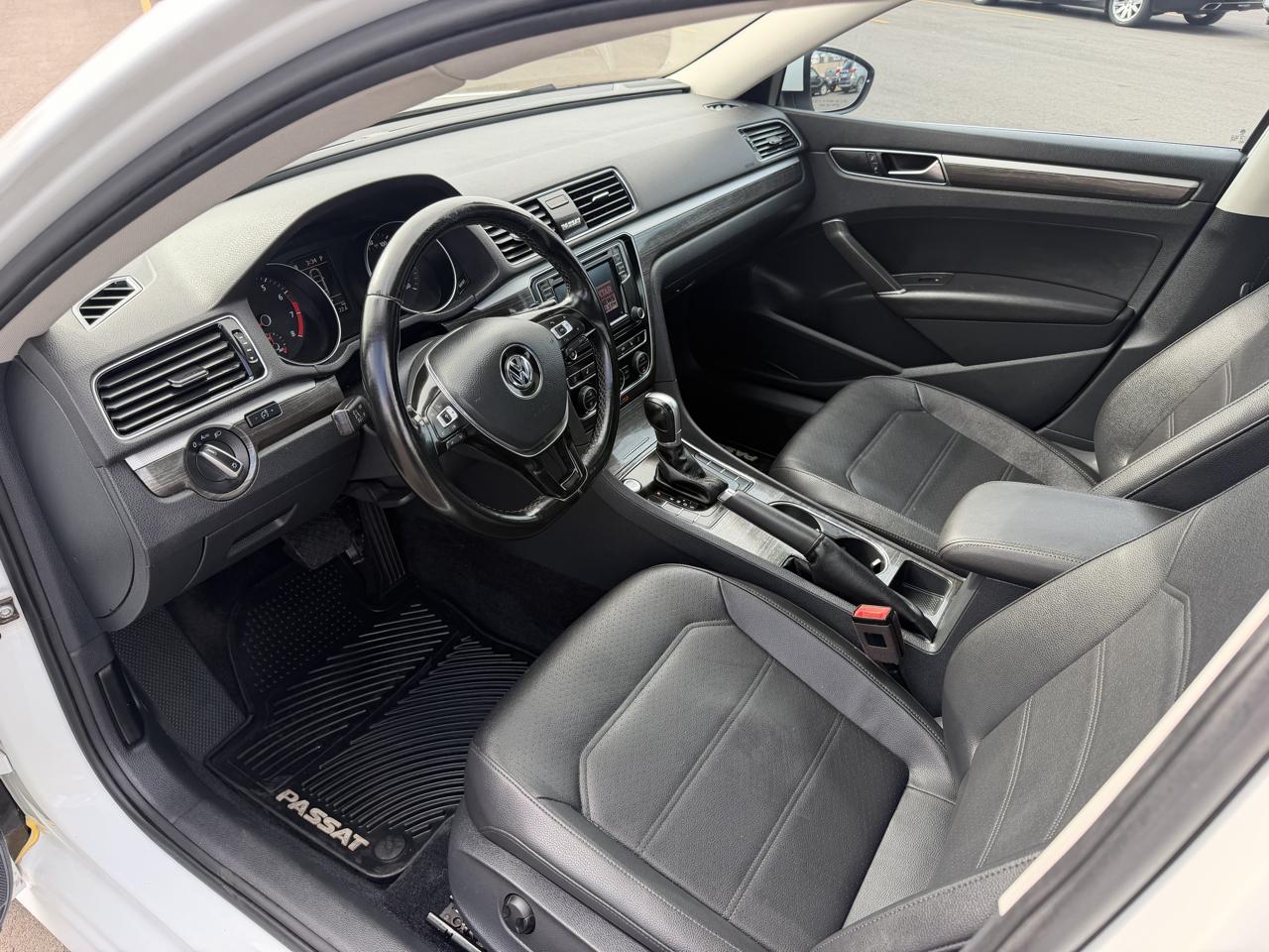 Volkswagen Passat SE 2018