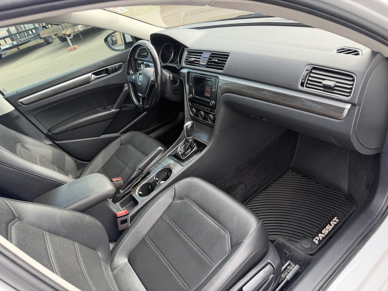 Volkswagen Passat SE 2018