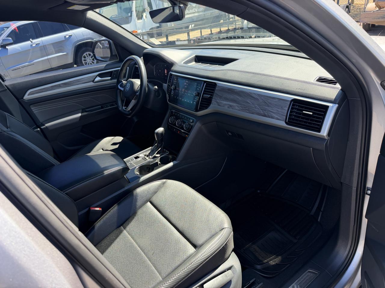 Volkswagen Atlas Cross Sport V6 SE w/Technology 2022