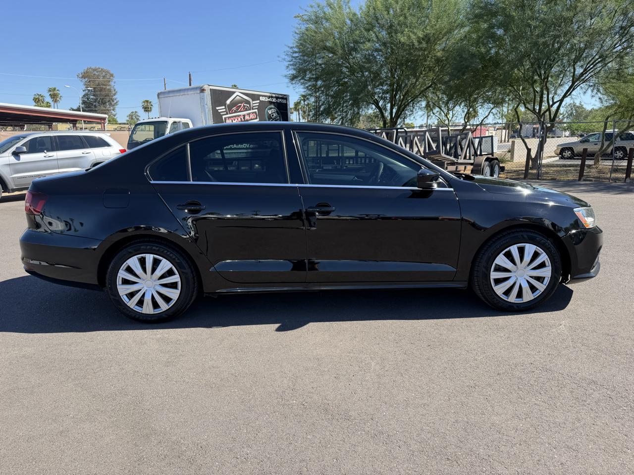 Volkswagen Jetta 1.4T S 6A 2017
