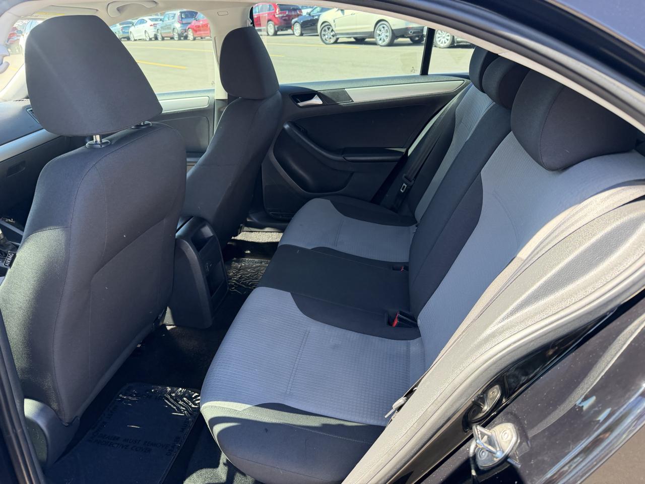 Volkswagen Jetta 1.4T S 6A 2017