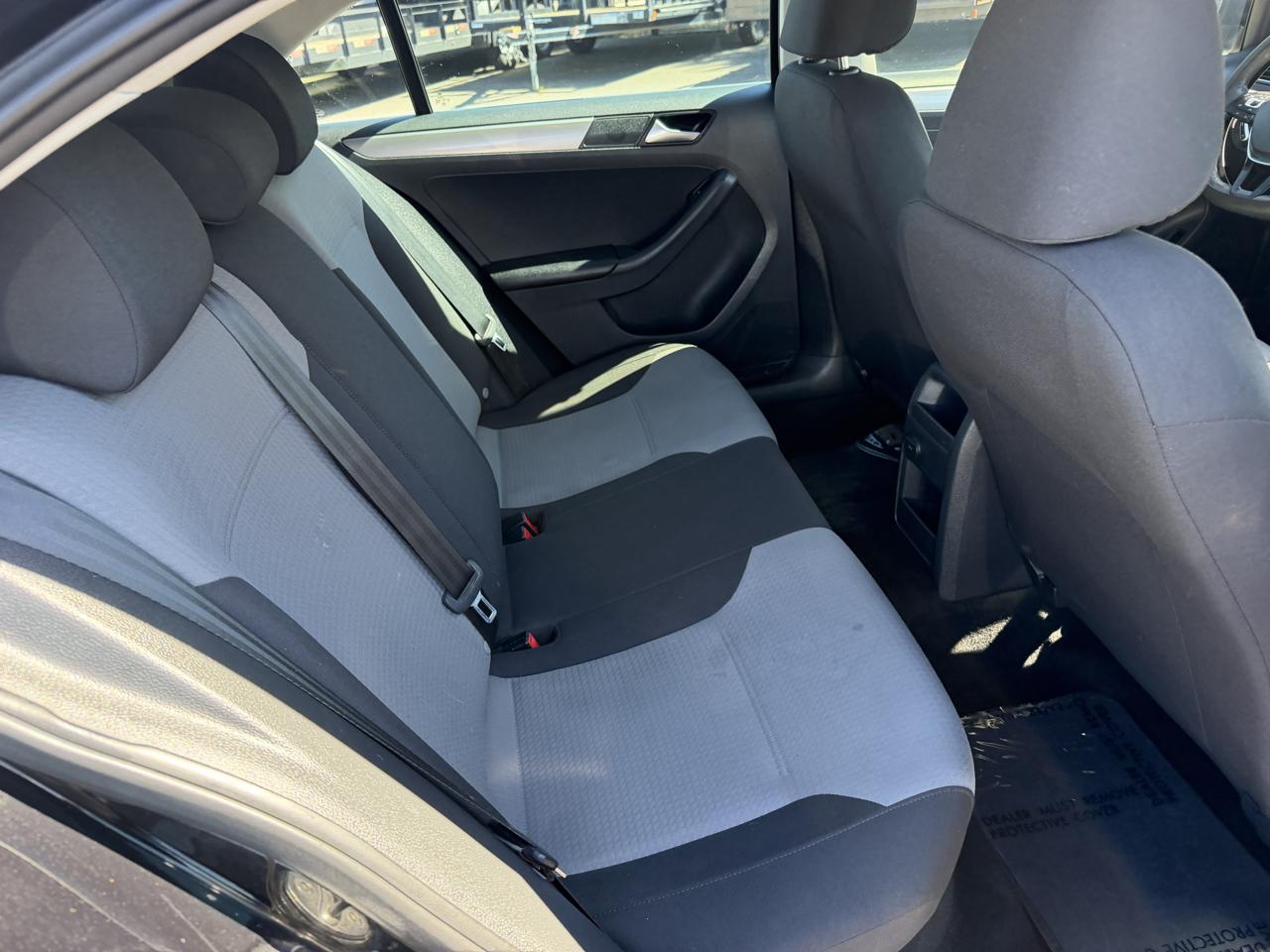 Volkswagen Jetta 1.4T S 6A 2017