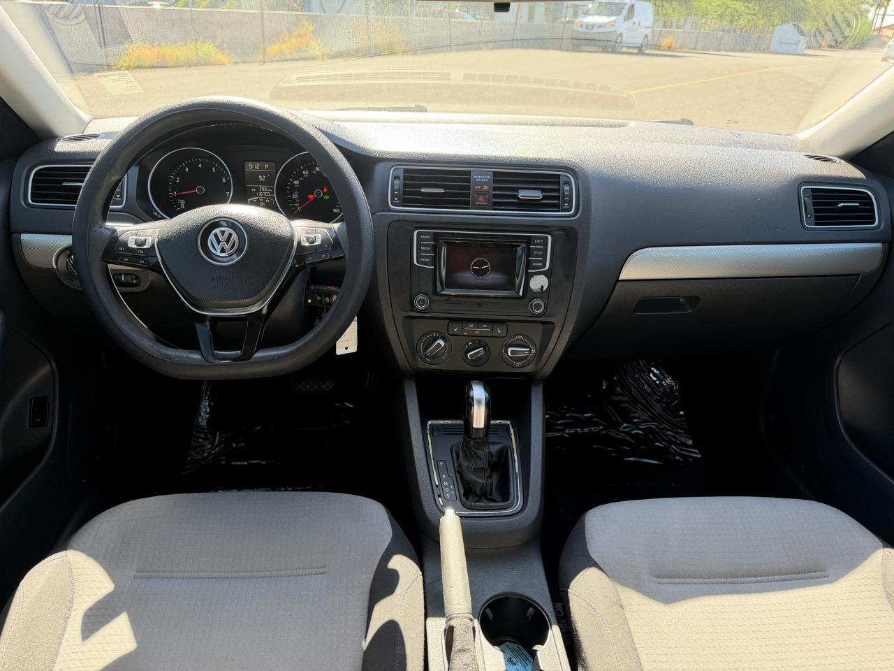 Volkswagen Jetta 1.4T S 6A 2017