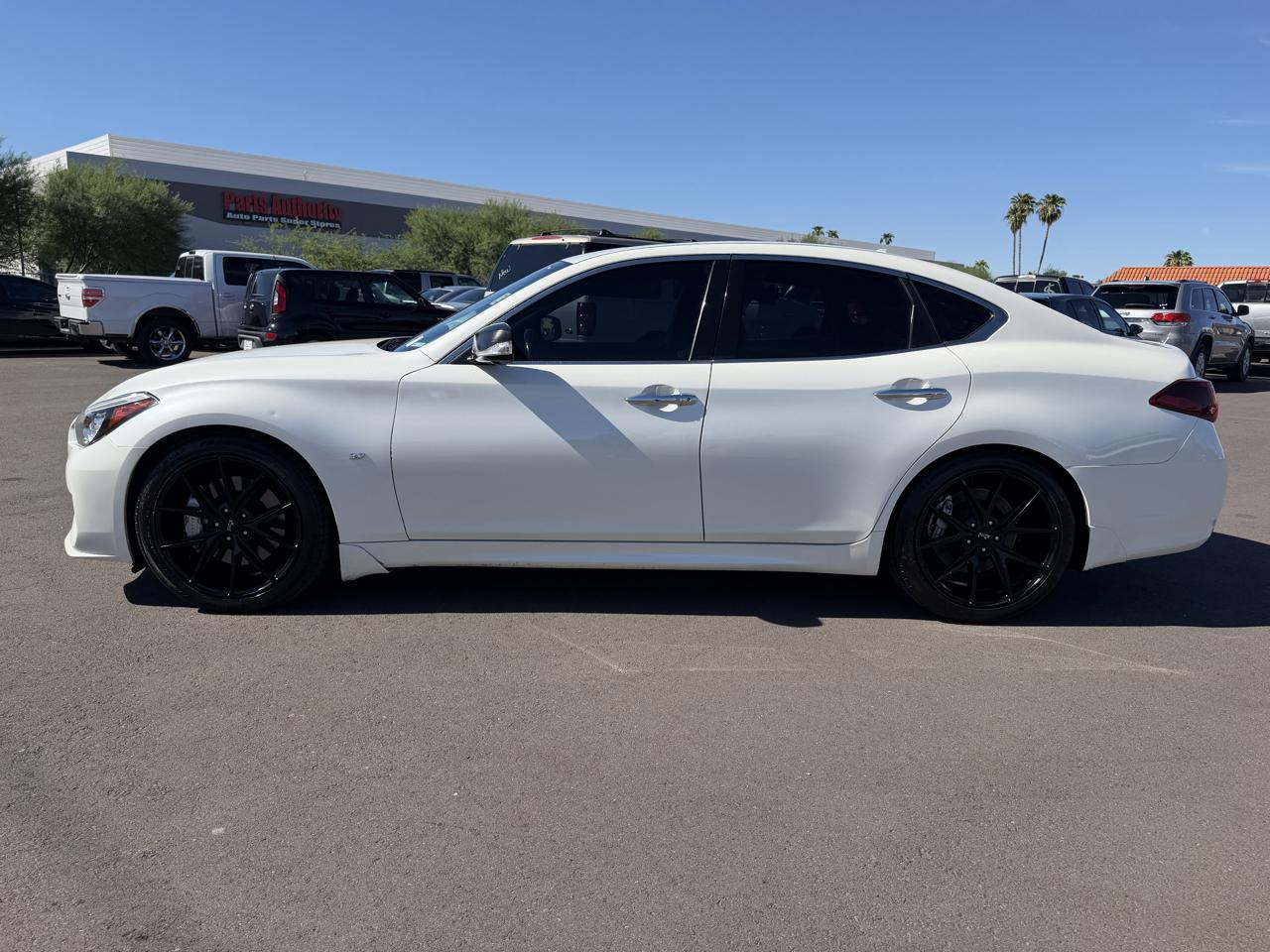 Infiniti Q70 37 2016