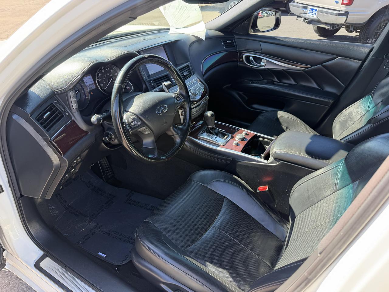 Infiniti Q70 37 2016