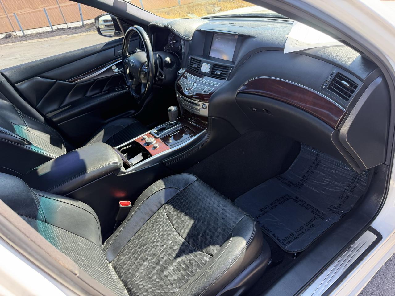 Infiniti Q70 37 2016