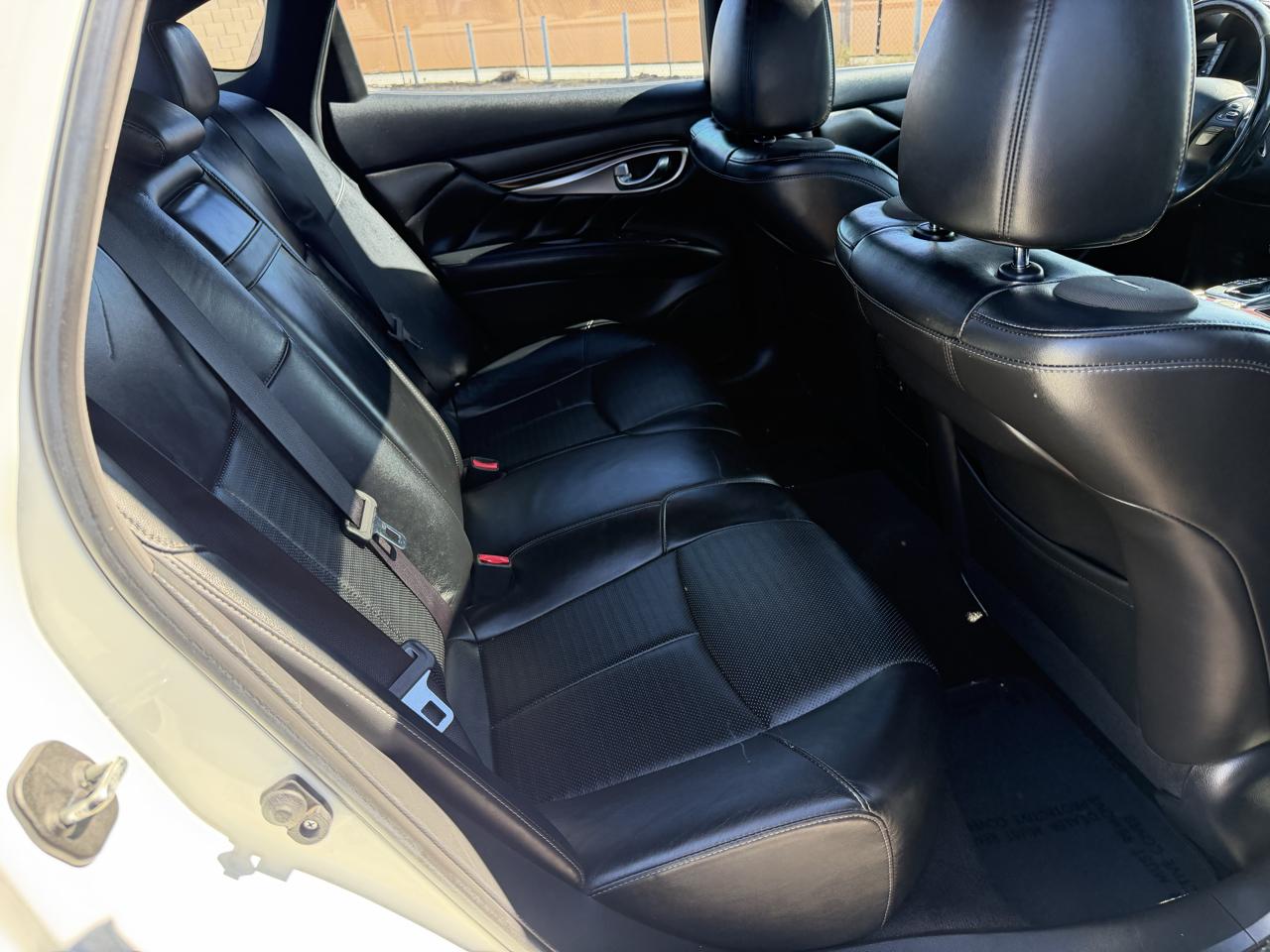Infiniti Q70 37 2016