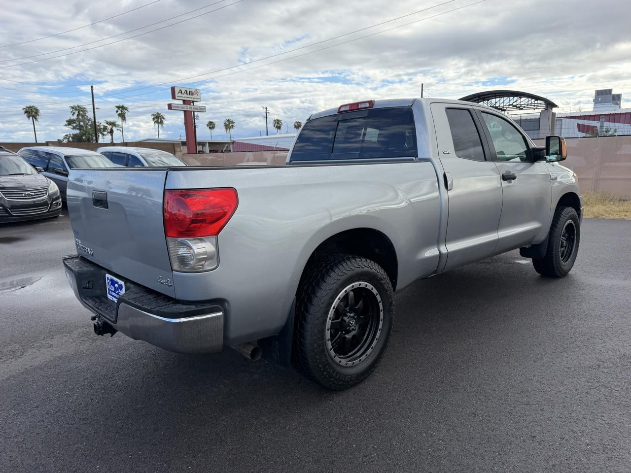 Toyota Tundra 4WD CrewMax 145.7" 5.7L SR5 (Natl) 2007