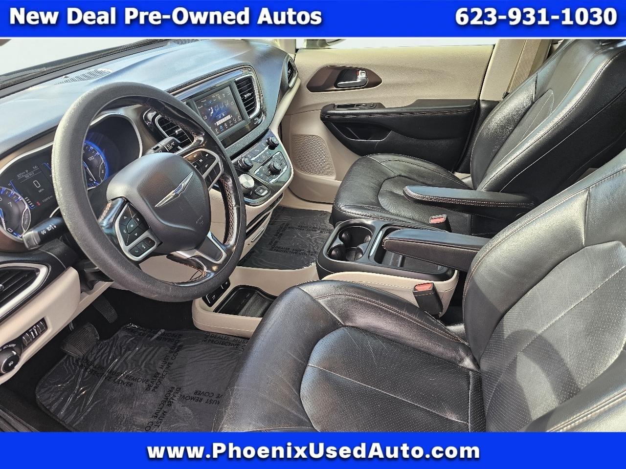 Chrysler Pacifica photo 8