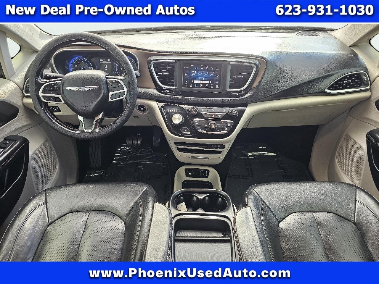 Chrysler Pacifica photo 10