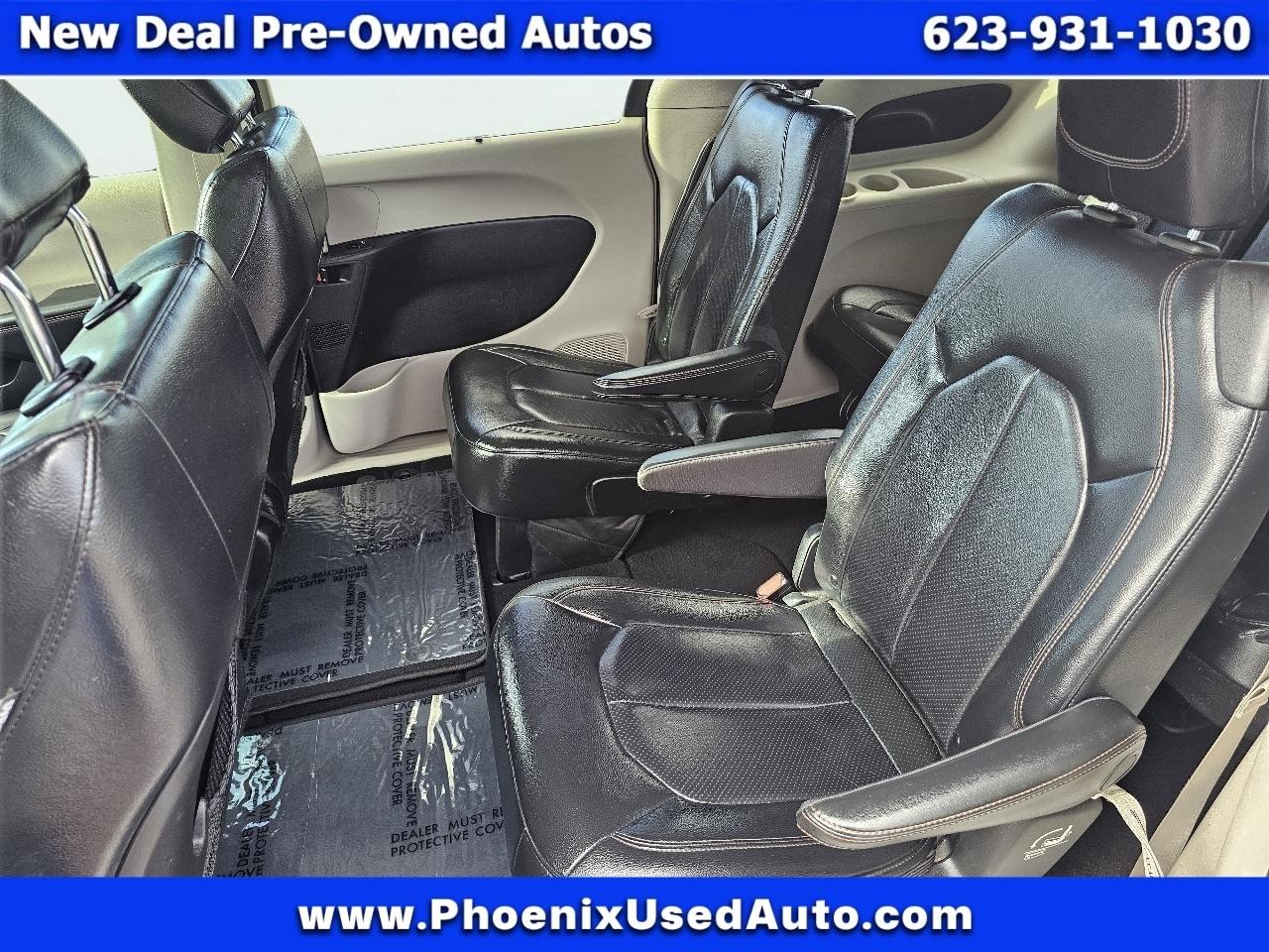 Chrysler Pacifica photo 12