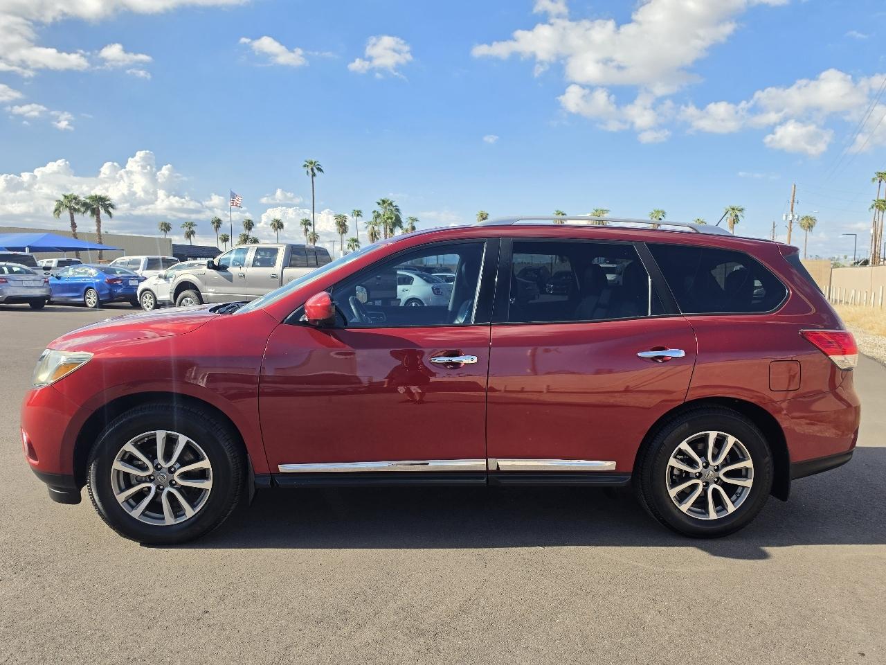 Nissan Pathfinder SV 2WD 2015