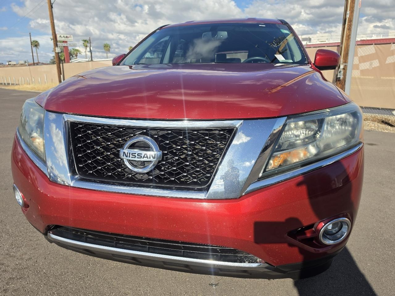 Nissan Pathfinder SV 2WD 2015