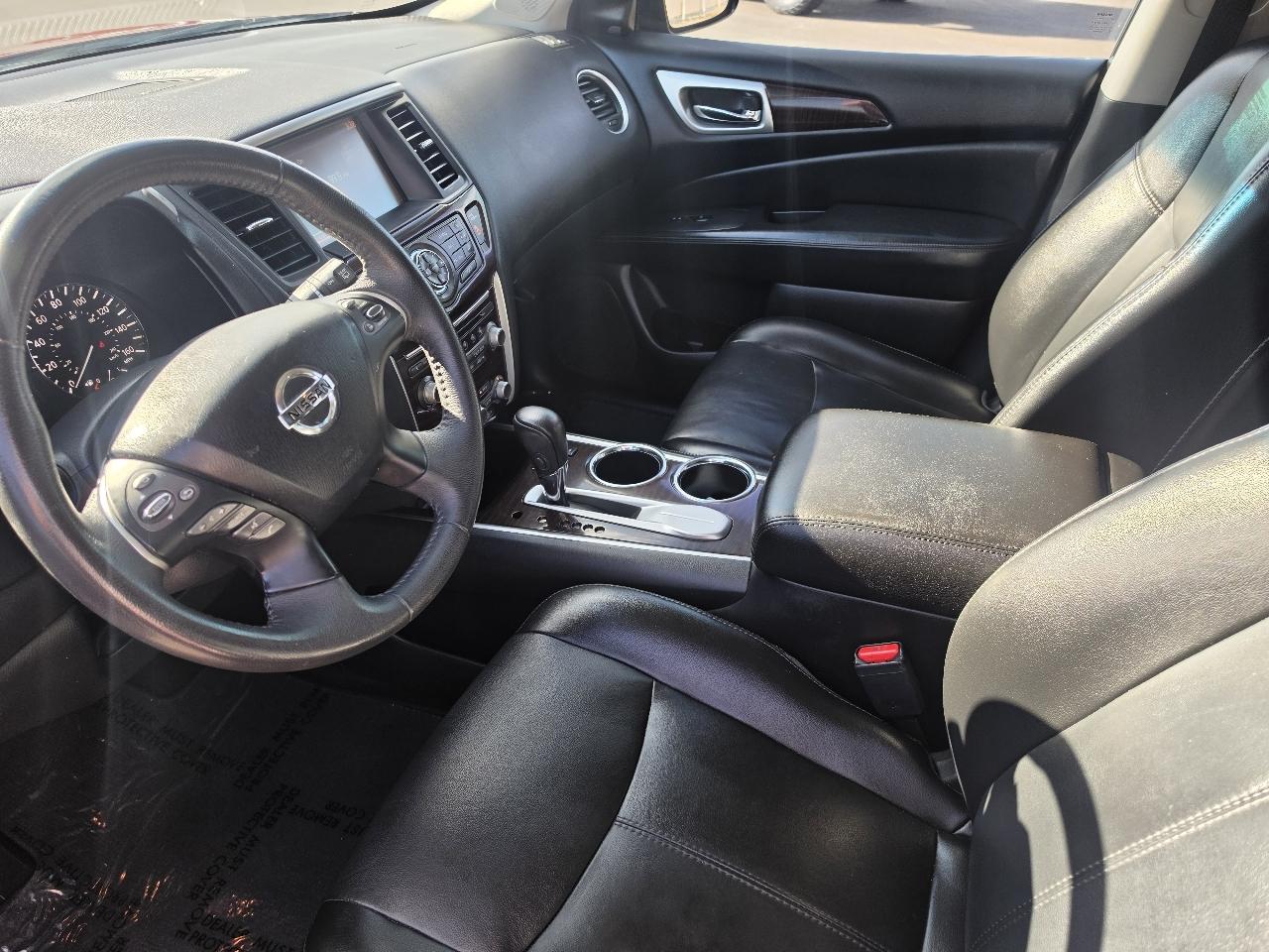 Nissan Pathfinder SV 2WD 2015