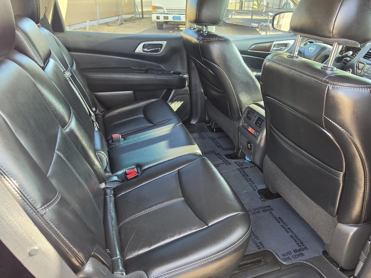 Nissan Pathfinder SV 2WD 2015